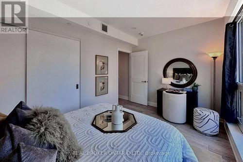 518 - 21 Park Street E, Mississauga, ON - Indoor Photo Showing Bedroom