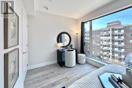 518 - 21 Park Street E, Mississauga, ON - Indoor Photo Showing Other Room