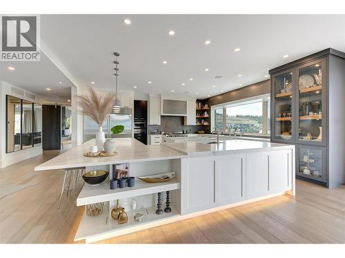 1520 Vineyard Drive, West Kelowna, BC - Indoor Photo Showing Kitchen With Upgraded Kitchen