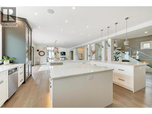 1520 Vineyard Drive, West Kelowna, BC - Indoor Photo Showing Kitchen With Upgraded Kitchen