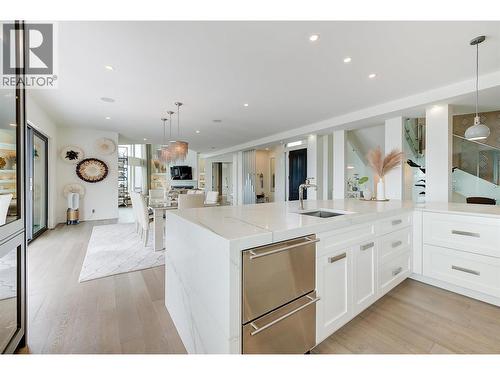 1520 Vineyard Drive, West Kelowna, BC - Indoor Photo Showing Kitchen With Upgraded Kitchen