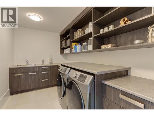 1520 Vineyard Drive, West Kelowna, BC - Indoor Photo Showing Laundry Room
