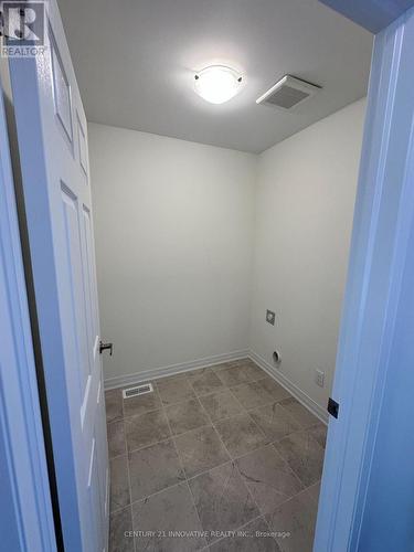 202 Port Crescent, Welland, ON - Indoor Photo Showing Other Room