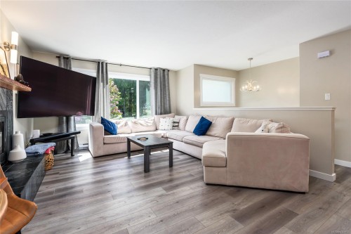 84 Leash Rd, Courtenay, BC 