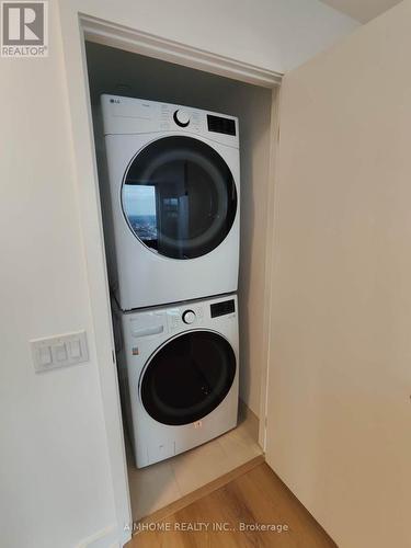 2809 - 395 Square One Drive, Mississauga, ON - Indoor Photo Showing Laundry Room