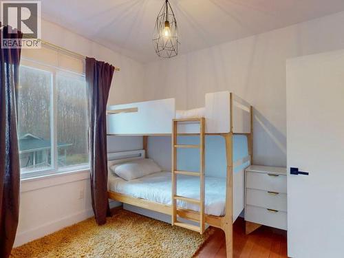 5875 Fraser Street, Powell River, BC - Indoor Photo Showing Bedroom