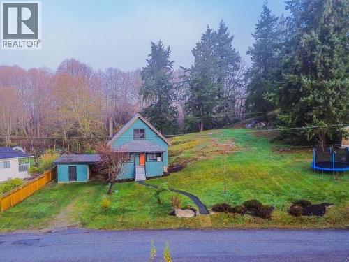 5875 Fraser Street, Powell River, BC - Outdoor