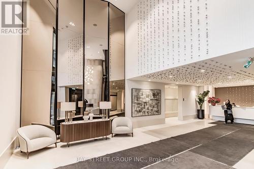 1203 - 2020 Bathurst Street, Toronto, ON - Indoor Photo Showing Other Room