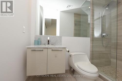 50 Charles Street N, Toronto, ON - Indoor Photo Showing Bathroom