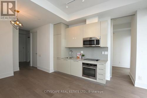 50 Charles Street N, Toronto, ON - Indoor Photo Showing Kitchen