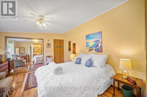 36 Juno Crescent, Georgina, ON - Indoor Photo Showing Bedroom