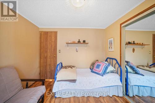 36 Juno Crescent, Georgina, ON - Indoor Photo Showing Bedroom