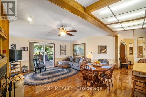 36 Juno Crescent, Georgina, ON - Indoor Photo Showing Dining Room