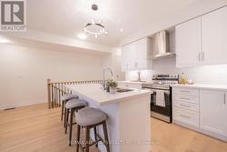 12 GRIFFITH STREET  Aurora, ON L4G 7B6