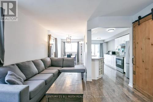 5 Black Cherry Crescent, Barrie, ON - Indoor Photo Showing Living Room