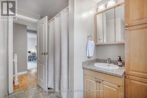 3009 Olympus Mews, Mississauga, ON - Indoor Photo Showing Bathroom