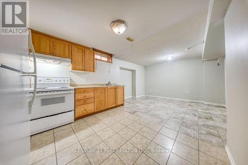 43 Windmill Boulevard, Brampton, ON - Indoor Photo Showing Kitchen With Double Sink