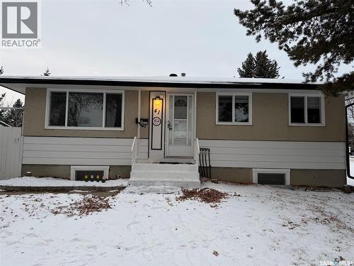 41 Cartier Crescent, Saskatoon, SK - Outdoor