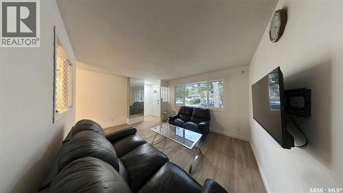 41 Cartier Crescent, Saskatoon, SK - Indoor Photo Showing Living Room