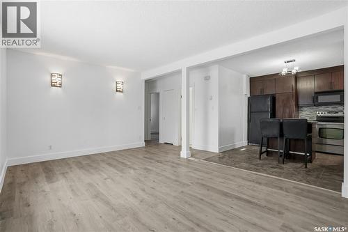 749 Royal Street, Regina, SK - Indoor Photo Showing Kitchen