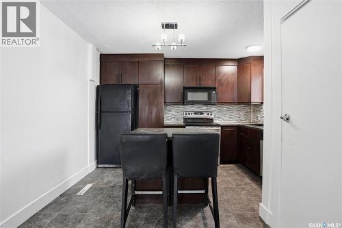749 Royal Street, Regina, SK - Indoor Photo Showing Kitchen With Upgraded Kitchen