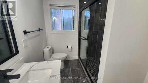 42 Cartier Crescent, Richmond Hill, ON - Indoor Photo Showing Bathroom