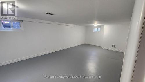 42 Cartier Crescent, Richmond Hill, ON - Indoor Photo Showing Other Room