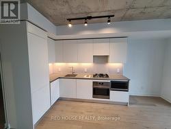 523 - 2720 DUNDAS STREET W  Toronto, ON M6P 0C3