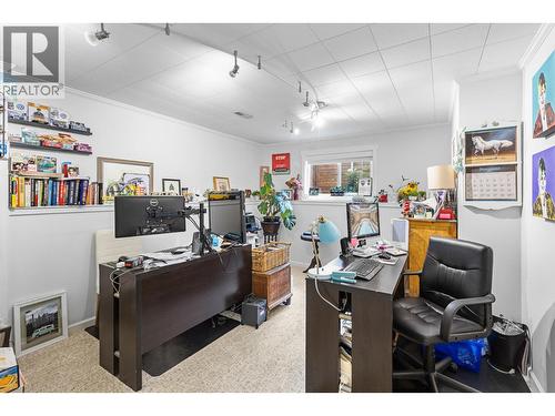 848 Liban Court, Kelowna, BC - Indoor Photo Showing Office