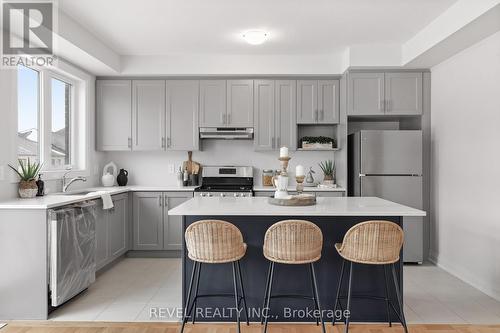 47 Corley Street, Kawartha Lakes (Lindsay), ON - Indoor Photo Showing Kitchen With Stainless Steel Kitchen With Upgraded Kitchen
