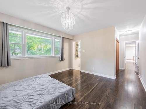 1447 Merrow Road, Mississauga, ON - Indoor Photo Showing Bedroom