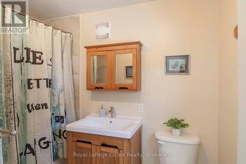 478 Bruce Rd 9, South Bruce Peninsula, ON - Indoor Photo Showing Bathroom