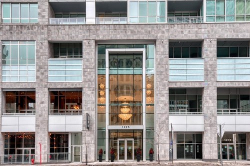 Front of Structure - 905-1225 Boul. Robert-Bourassa, Montréal (Ville-Marie), QC - Outdoor With Facade