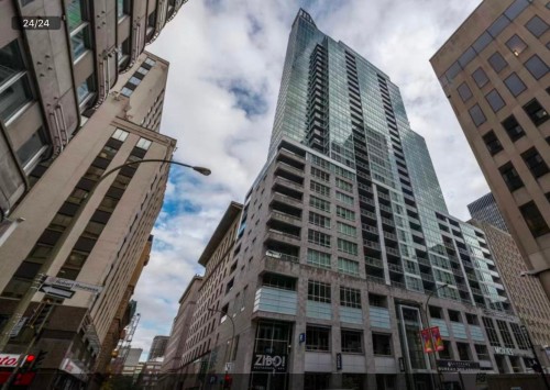 Pool - 905-1225 Boul. Robert-Bourassa, Montréal (Ville-Marie), QC - Indoor Photo Showing Other Room With In Ground Pool