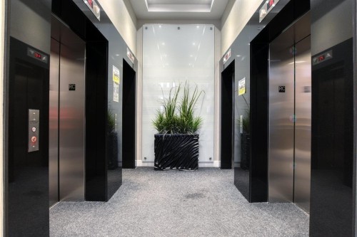 Elevator - 905-1225 Boul. Robert-Bourassa, Montréal (Ville-Marie), QC - Indoor Photo Showing Other Room