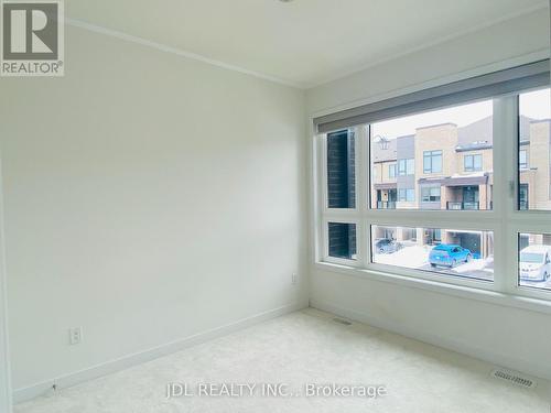 101 Hilts Drive, Richmond Hill, ON - Indoor Photo Showing Other Room