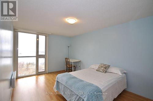 1702 - 1025 Richmond Road, Ottawa, ON - Indoor Photo Showing Bedroom