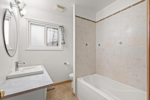 335 Milford Street, Winnipeg, MB - Indoor Photo Showing Bathroom