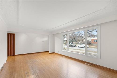 335 Milford Street, Winnipeg, MB - Indoor Photo Showing Other Room