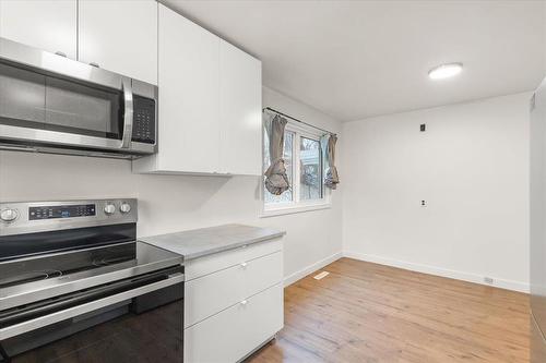 335 Milford Street, Winnipeg, MB - Indoor Photo Showing Kitchen
