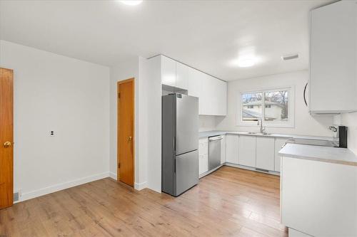 335 Milford Street, Winnipeg, MB - Indoor Photo Showing Kitchen