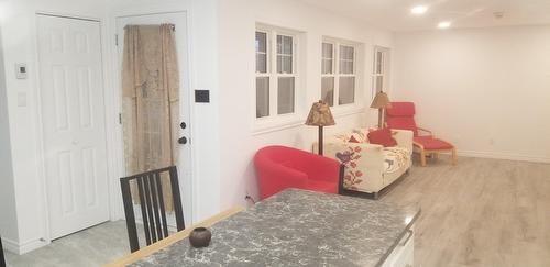 Salon - 1463 Rue Ovide, Val-David, QC - Indoor