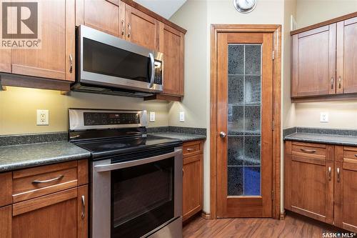 102 Keedwell Street, Saskatoon, SK - Indoor Photo Showing Kitchen