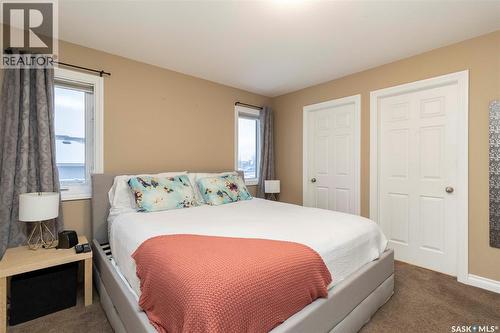 102 Keedwell Street, Saskatoon, SK - Indoor Photo Showing Bedroom