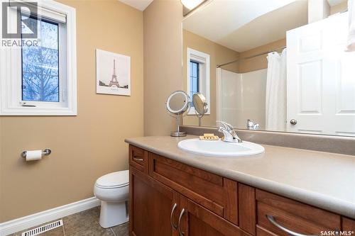 102 Keedwell Street, Saskatoon, SK - Indoor Photo Showing Bathroom