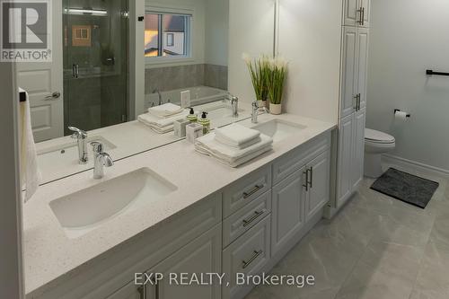 Main - 1749 Finley Crescent, London North, ON - Indoor Photo Showing Bathroom
