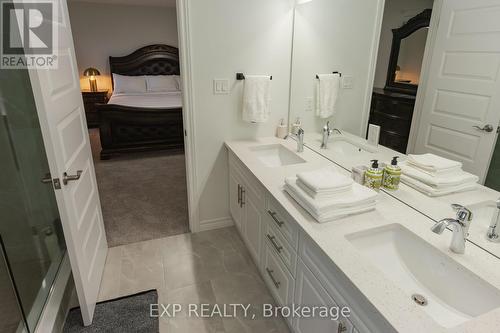 Main - 1749 Finley Crescent, London North, ON - Indoor Photo Showing Bathroom
