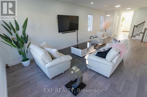 Main - 1749 Finley Crescent, London North, ON - Indoor Photo Showing Living Room