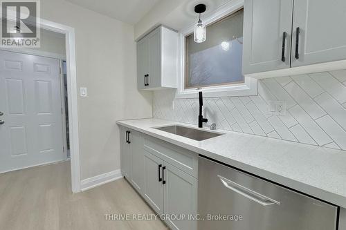 645 Chiddington Avenue, London South (South R), ON - Indoor Photo Showing Kitchen