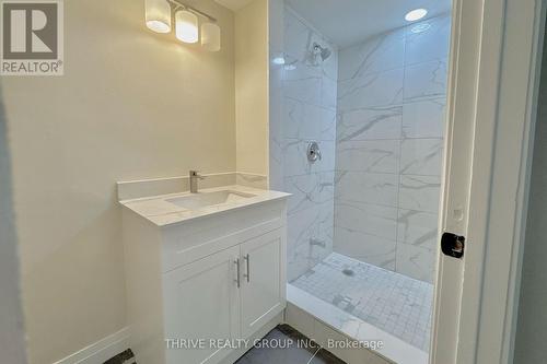 645 Chiddington Avenue, London South (South R), ON - Indoor Photo Showing Bathroom